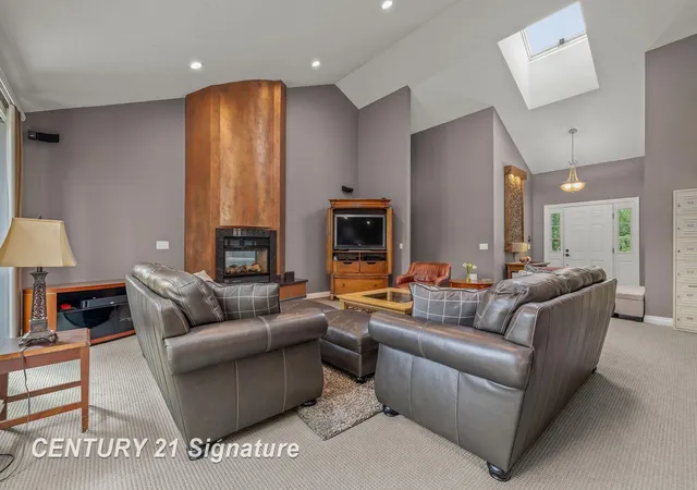 image of 5790 Dunrovin Dr, Saginaw, MI 48638 | MLS# 61050218919
