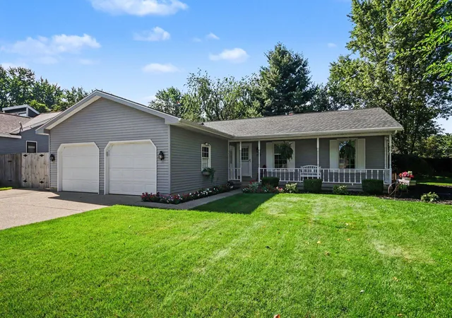 1st image of 2162 Pinewood St, Jenison, MI 49428 | MLS# 65026043387