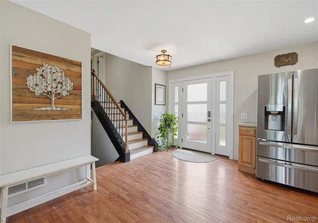 5th image of 11111 Shadywood Dr, Brighton, MI 48114 | MLS# 20261065751
