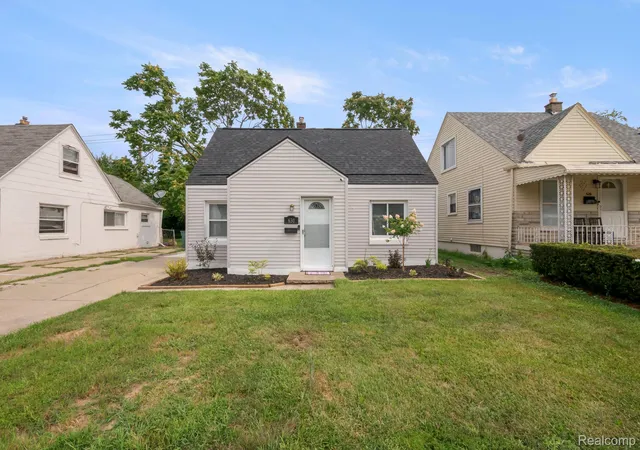Photo 2 of Single family home for sale at 630 White Ave, Lincoln Park, MI 48146 | MLS# 20261065754 | Listing updated on 2026-08-31