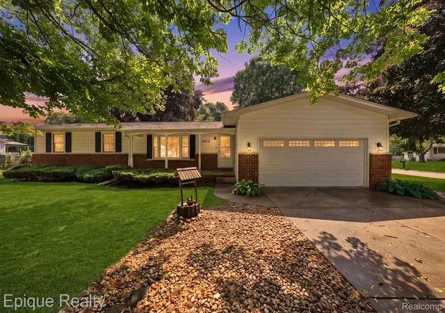 Photo 1 of Sale Pending at 2083 Holly Tree Dr, Davison, MI 48423 | MLS# 20261065757 | Listing updated on 2026-08-31