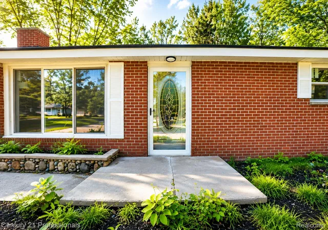 Photo 1 of Single family home for sale at 5000 Robert St, Shelby Township, MI 48316 | MLS# 20261065760 | Listing updated on 2026-09-05
