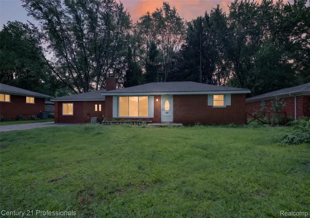 Photo 3 of Single family home for sale at 5000 Robert St, Shelby Township, MI 48316 | MLS# 20261065760 | Listing updated on 2026-09-05