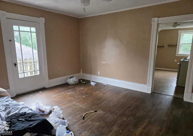 5th image of 633 N Water St, Owosso, MI 48867 | MLS# 60050218926
