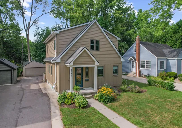 2nd image of 1805 Charlton Ave, Ann Arbor, MI 48103 | MLS# 81026043406