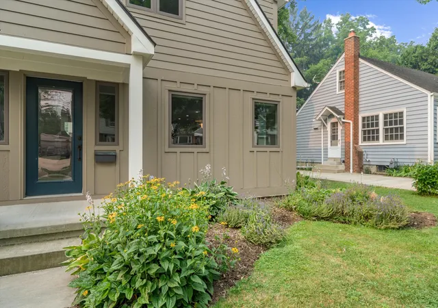 56th image of 1805 Charlton Ave, Ann Arbor, MI 48103 | MLS# 81026043406