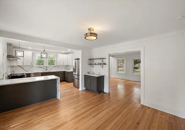 5th image of 4167 Arlington Dr, Royal Oak, MI 48073 | MLS# 81026043403
