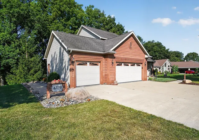 Photo 3 of Single family home for sale at 4729 Dimond Way, Dimondale, MI 48821 | MLS# 71026043402 | Listing updated on 2026-09-15