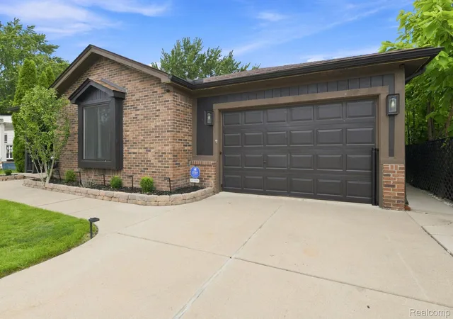 Photo 2 of Single family home for sale at 22733 Ridgeway St, Saint Clair Shores, MI 48080 | MLS# 20261065774 | Listing updated on 2026-09-05