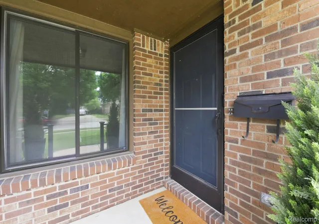 Photo 3 of Single family home for sale at 22733 Ridgeway St, Saint Clair Shores, MI 48080 | MLS# 20261065774 | Listing updated on 2026-09-05