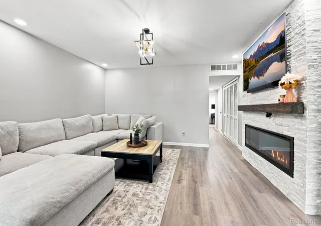 Photo 4 of Single family home for sale at 22733 Ridgeway St, Saint Clair Shores, MI 48080 | MLS# 20261065774 | Listing updated on 2026-09-05