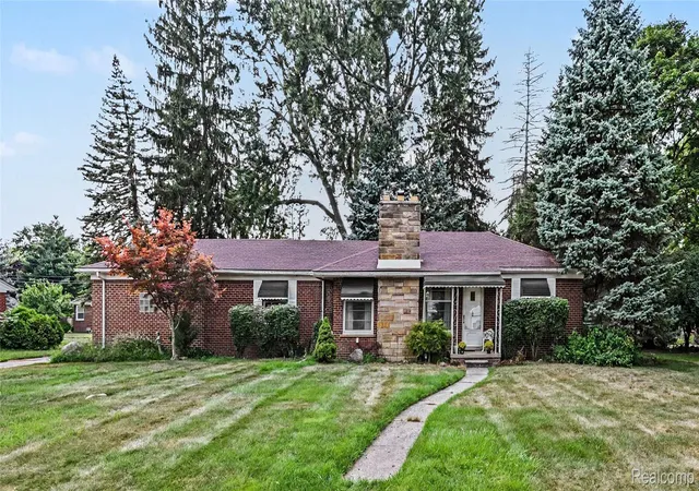 Photo 1 of Single family home for sale at 14345 Hillcrest St, Livonia, MI 48154 | MLS# 20261065773 | Listing updated on 2026-08-21