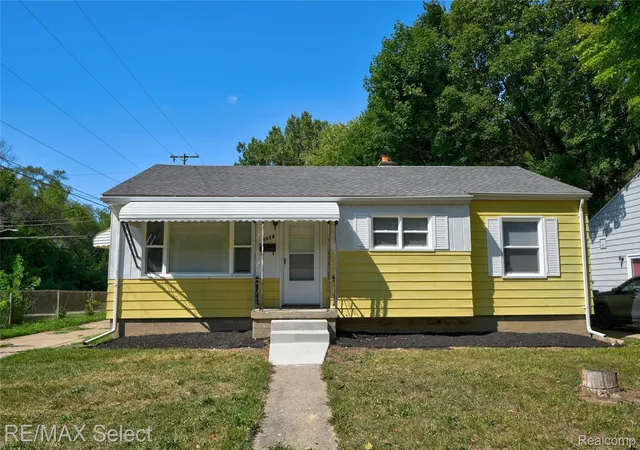 Photo 2 of Single family home for sale at 1920 Greenbrook Ln, Flint, MI 48507 | MLS# 20261065776 | Listing updated on 2026-09-16