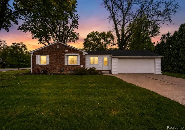 Photo 1 of Sale Pending at 2423 Crooks Rd, Royal Oak, MI 48073 | MLS# 20261065778 | Listing updated on 2026-09-26