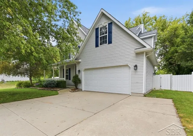 Photo 3 of Single family home for sale at 11382 August Ln, Freeland, MI 48623 | MLS# 61050218935 | Listing updated on 2026-08-18