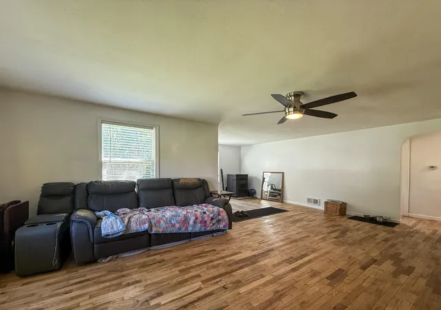 Photo 3 of Single family home for sale at 2661 E Empire Ave, Benton Harbor, MI 49022 | MLS# 69026043416 | Listing updated on 2026-09-03