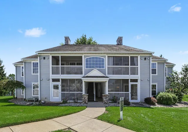 1st image of 749 W Barrington Cir, Jackson, MI 49203 | MLS# 55026043417