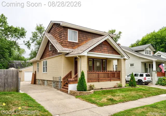 Photo 1 of Single family home for sale at 571 W Saratoga St, Ferndale City Oakland, MI 48220 | MLS# 20261065793 | Listing updated on 2026-09-12