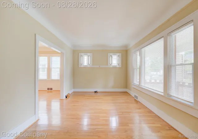 Photo 2 of Single family home for sale at 571 W Saratoga St, Ferndale City Oakland, MI 48220 | MLS# 20261065793 | Listing updated on 2026-09-12