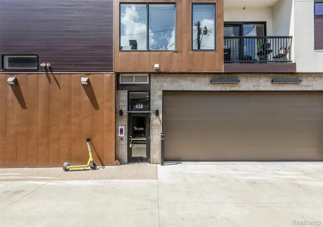 2nd image of 438 Selden St, Detroit, MI 48201