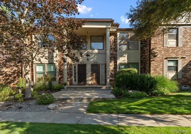 Condo for sale at 4320 Knightsbridge Ln, West Bloomfield, MI 48323 | MLS# 20261065800