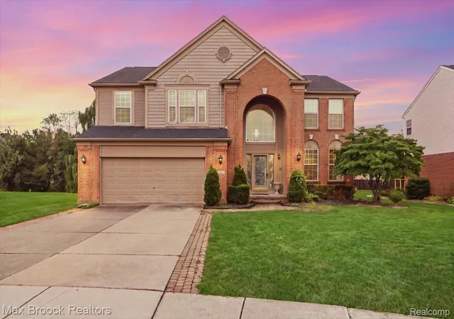 Photo 1 of Sale Pending at 15034 Oak Knoll Ct, Sterling Heights, MI 48312 | MLS# 20261065805 | Listing updated on 2026-09-14