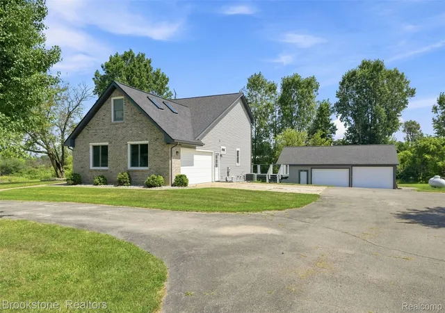 Photo 3 of Single family home for sale at 1775 Dutcher Rd, Howell, MI 48843 | MLS# 20261065809 | Listing updated on 2026-09-12