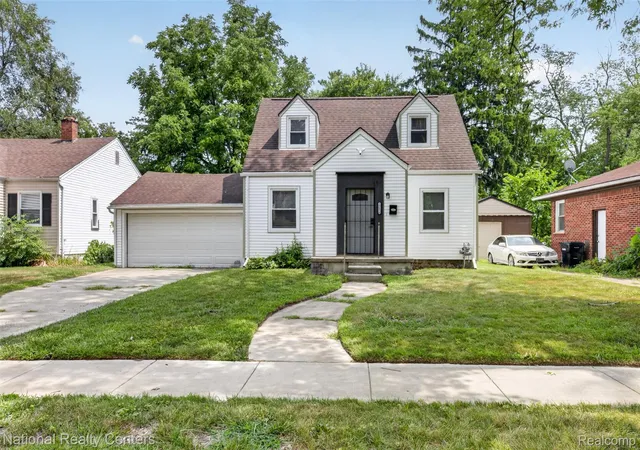 Photo 2 of Single family home for sale at 18656 Winston St, Detroit, MI 48219 | MLS# 20261065815 | Listing updated on 2026-08-21