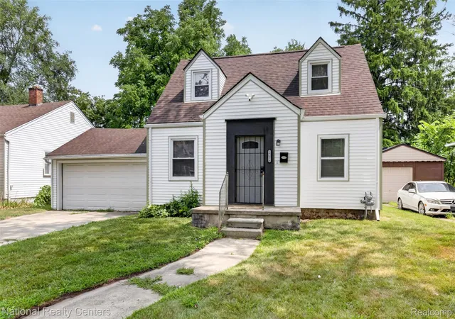 Photo 3 of Single family home for sale at 18656 Winston St, Detroit, MI 48219 | MLS# 20261065815 | Listing updated on 2026-08-21
