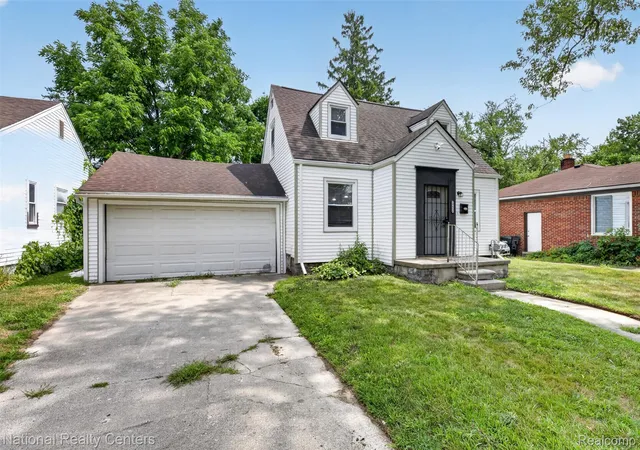 Photo 3 of Single family home for sale at 18656 Winston St, Detroit, MI 48219 | MLS# 20261065815 | Listing updated on 2026-08-21