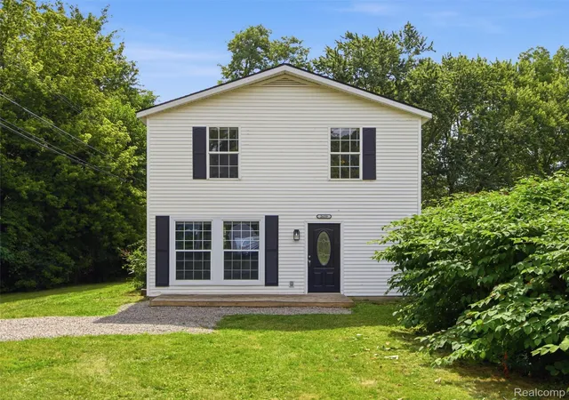Photo 1 of Single family home for sale at 2659 Chrysler Ave, Waterford, MI 48328 | MLS# 20261065818 | Listing updated on 2026-09-13
