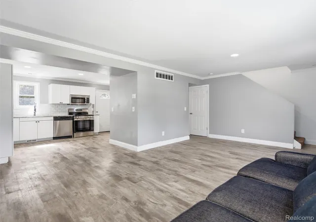 Photo 4 of Single family home for sale at 2659 Chrysler Ave, Waterford, MI 48328 | MLS# 20261065818 | Listing updated on 2026-09-13