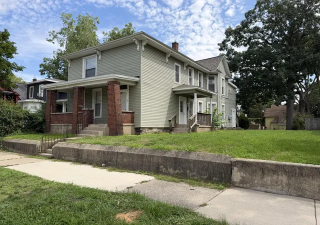 Listing Photo 2 - Condo for sale in building located at 112 Gold Ave SW, Grand Rapids, MI 49504