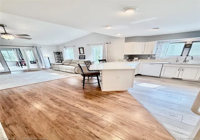 5th image of 9409 Linda Dr, Davison, MI 48423 | MLS# 20261065830