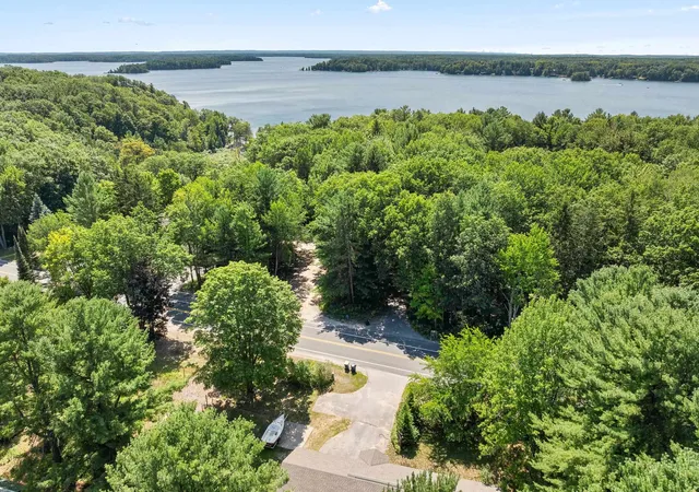 2nd image of 9168 North Long Lake Rd, Traverse City, MI 49685 | MLS# 78080072491