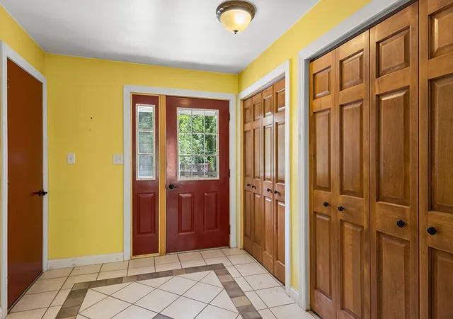 Photo 4 of Single family home for sale at 9168 N Long Lake Rd, Traverse City, MI 49685 | MLS# 78080072491 | Listing updated on 2026-09-11