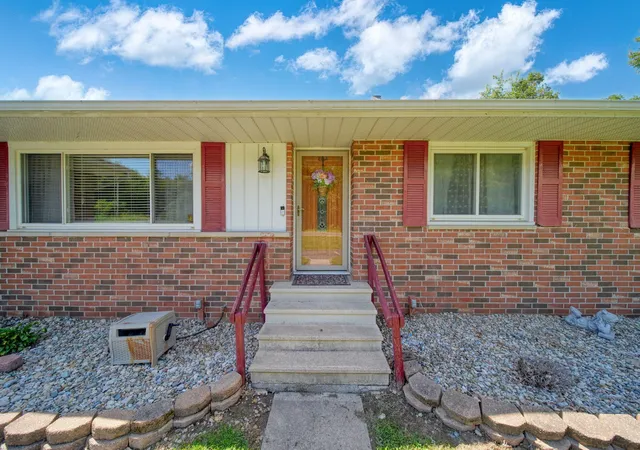 Photo 3 of Single family home for sale at 6060 Lansing Ave, Jackson, MI 49201 | MLS# 55026043433 | Listing updated on 2026-08-31