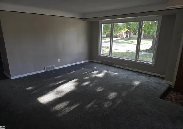 4th image of 28830 Garfield St, Roseville, MI 48066 | MLS# 58050218954