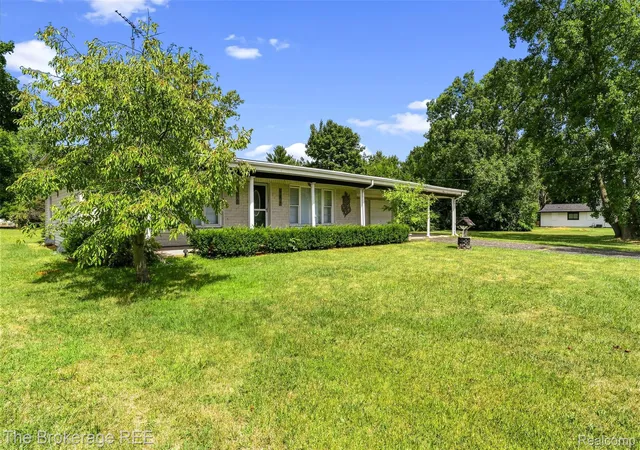 Photo 3 of Single family home for sale at 1049 E Hill Rd, Grand Blanc, MI 48439 | MLS# 20261065857 | Listing updated on 2026-09-02