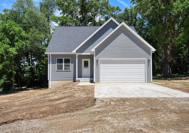 2nd image of 1823 N Sutton Rd, Jackson, MI 49202 | MLS# 55026043439