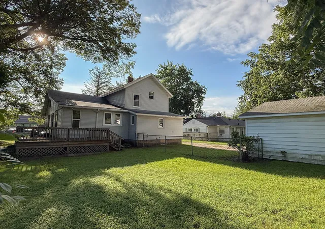 Photo 3 of Single family home for sale at 103 N Lowe St, Dowagiac, MI 49047 | MLS# 69026043441 | Listing updated on 2026-08-21