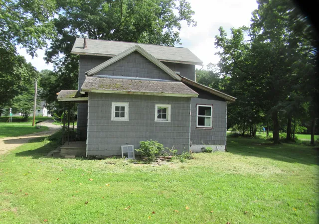2nd image of 437 N Broadway St, Cassopolis, MI 49031 | MLS# 69026043451
