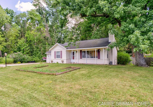 Photo 2 of Single family home for sale at 918 Paw Dr, Holland, MI 49423 | MLS# 71026043446 | Listing updated on 2026-09-01