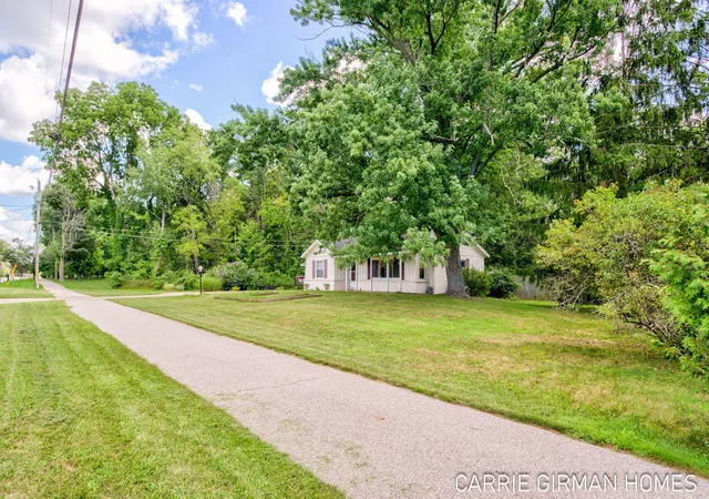 Photo 3 of Single family home for sale at 918 Paw Dr, Holland, MI 49423 | MLS# 71026043446 | Listing updated on 2026-09-01