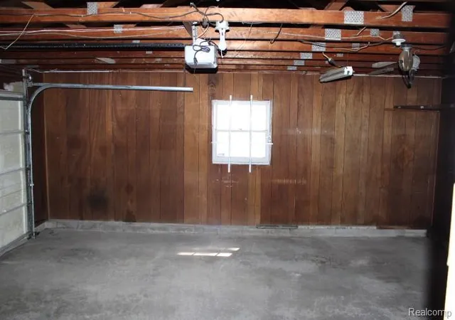 15th image of 1031 Arapaho Dr, Burton, MI 48509 | MLS# 20261065870