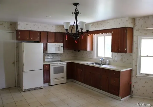 2nd image of 1031 Arapaho Dr, Burton, MI 48509 | MLS# 20261065870