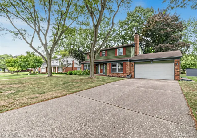 2nd image of 29859 Club House Ln, Farmington Hills, MI 48334 | MLS# 20261065872