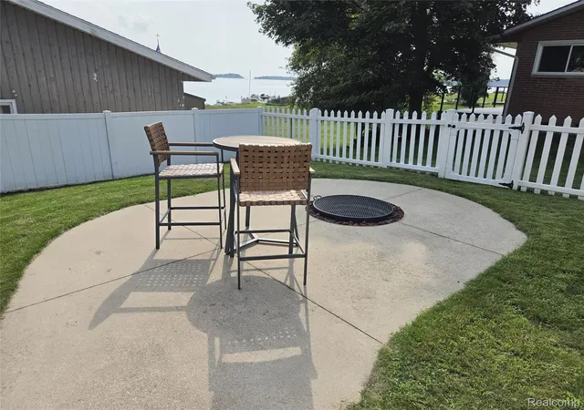 Photo 4 of Single family home for sale at 243 Ruddiman Dr, Muskegon, MI 49445 | MLS# 20261065873 | Listing updated on 2026-09-06
