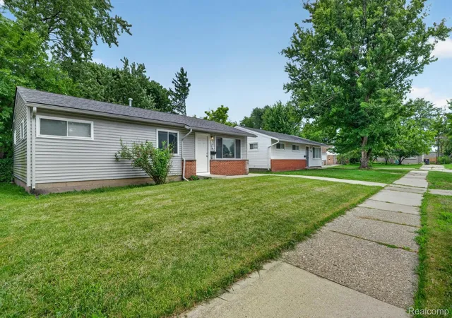 Photo 3 of Single family home for sale at 21910 Eastwood St, Oak Park, MI 48237 | MLS# 20261065877 | Listing updated on 2026-08-22