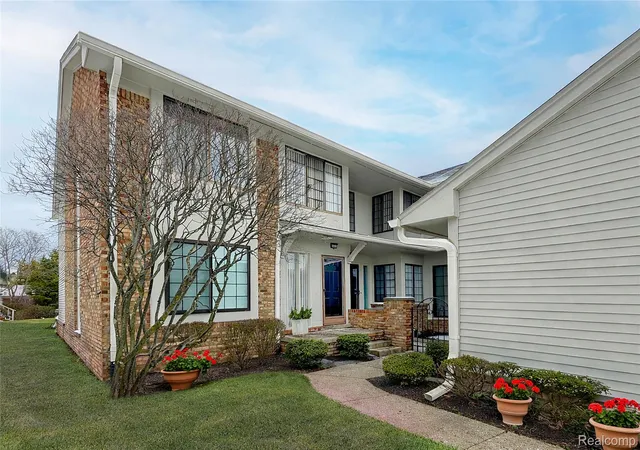Photo 1 of Condo for sale at 6011 Pebble Ln Ct, West Bloomfield, MI 48322 | MLS# 20261065882 | Listing updated on 2026-08-19